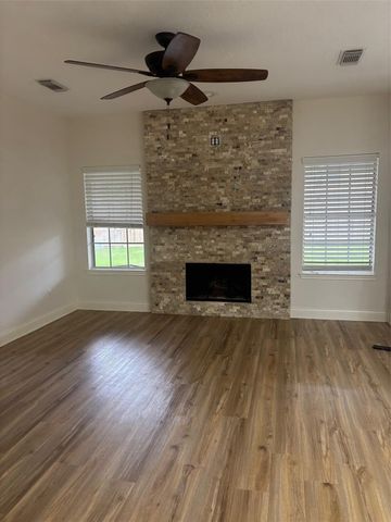 1811 Emerald Lake Court, Houston, TX 77062