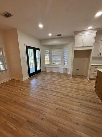 1811 Emerald Lake Court, Houston, TX 77062