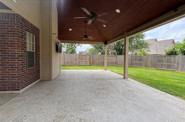 1811 Emerald Lake Court, Houston, TX 77062