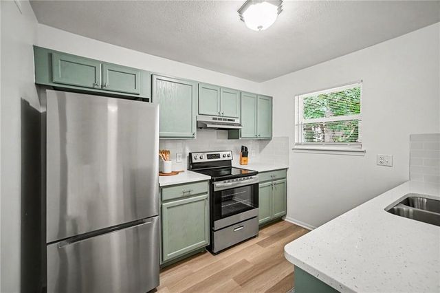 7444 Oakland Avenue, Kansas City, KS 66112