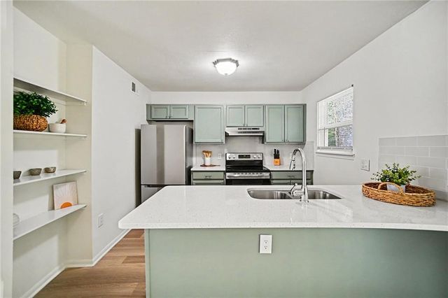 7444 Oakland Avenue, Kansas City, KS 66112