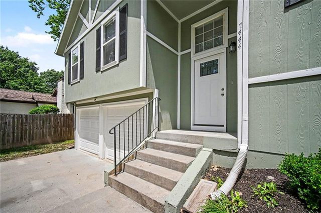 7444 Oakland Avenue, Kansas City, KS 66112