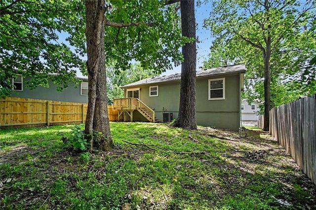 7444 Oakland Avenue, Kansas City, KS 66112