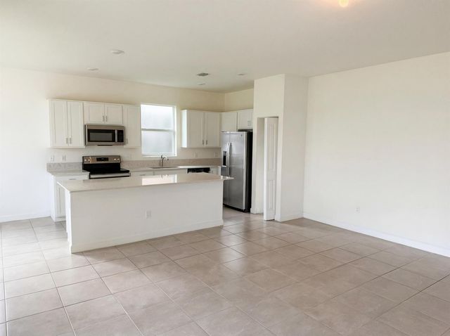 12473 NW Lynch Lane, Port Saint Lucie, FL 34987