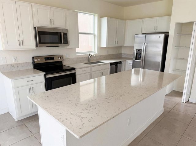 12473 NW Lynch Lane, Port Saint Lucie, FL 34987