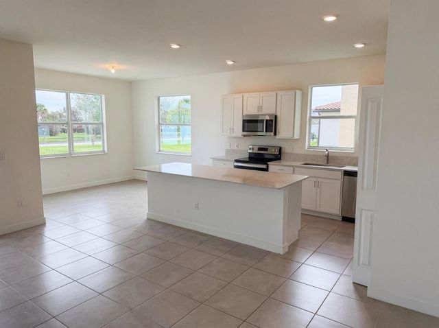 12473 NW Lynch Lane, Port Saint Lucie, FL 34987