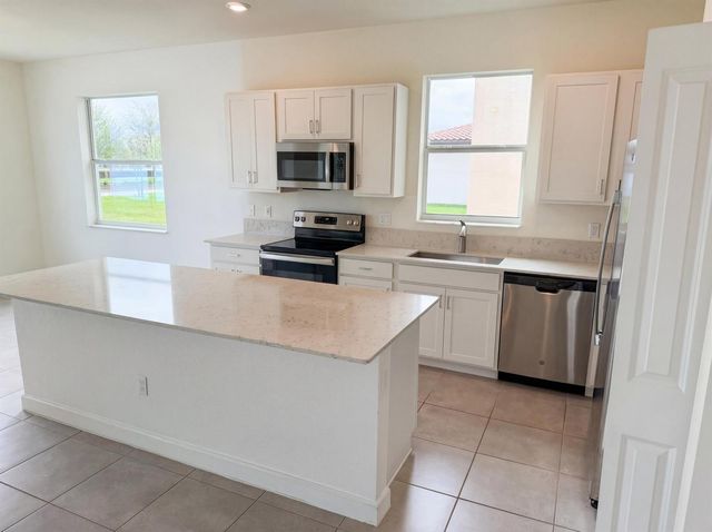 12473 NW Lynch Lane, Port Saint Lucie, FL 34987