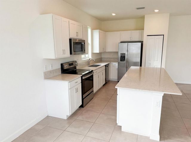 12473 NW Lynch Lane, Port Saint Lucie, FL 34987