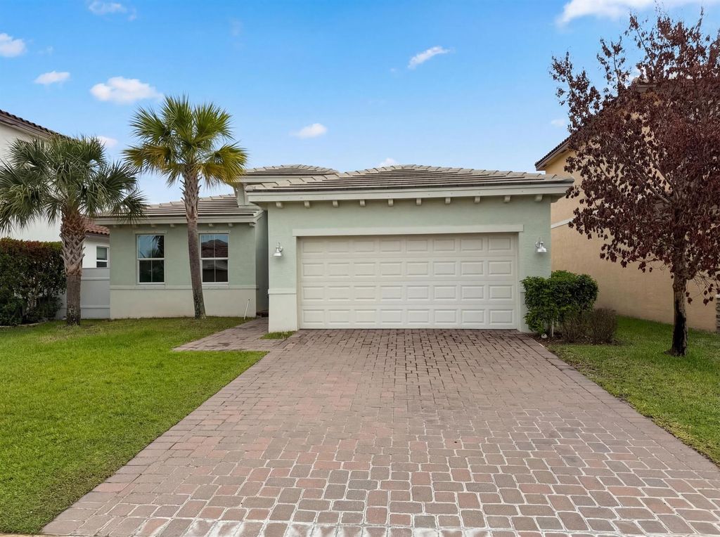 12473 NW Lynch Lane, Port Saint Lucie, FL 34987