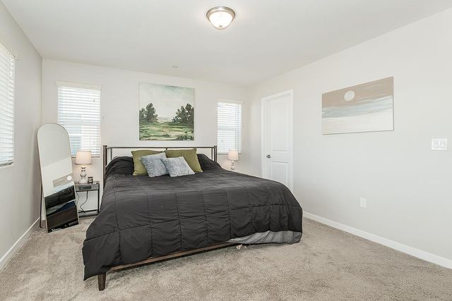 580 Mccaffrey Way, Madera, CA 93636