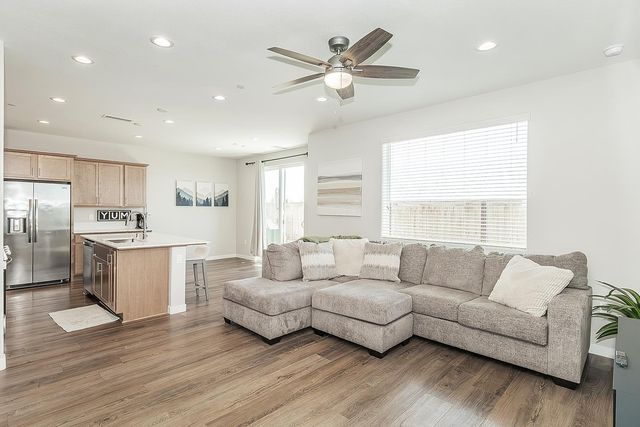 580 Mccaffrey Way, Madera, CA 93636