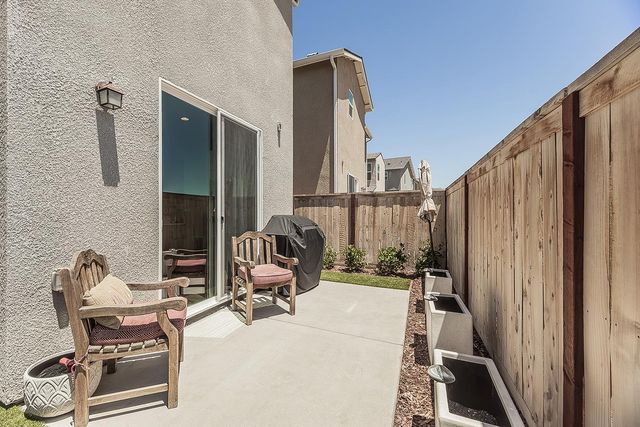 580 Mccaffrey Way, Madera, CA 93636