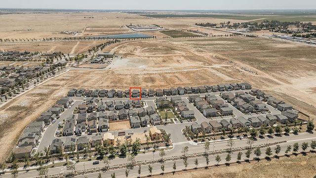580 Mccaffrey Way, Madera, CA 93636