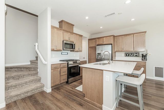 580 Mccaffrey Way, Madera, CA 93636