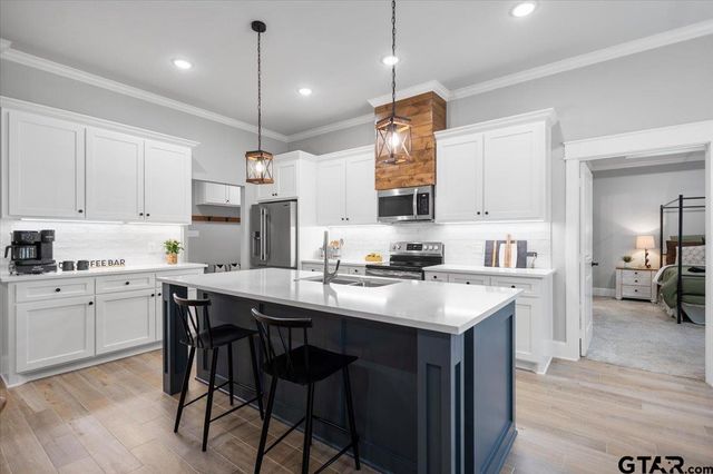 1627 Orchard Ln, Hideaway, TX 75771
