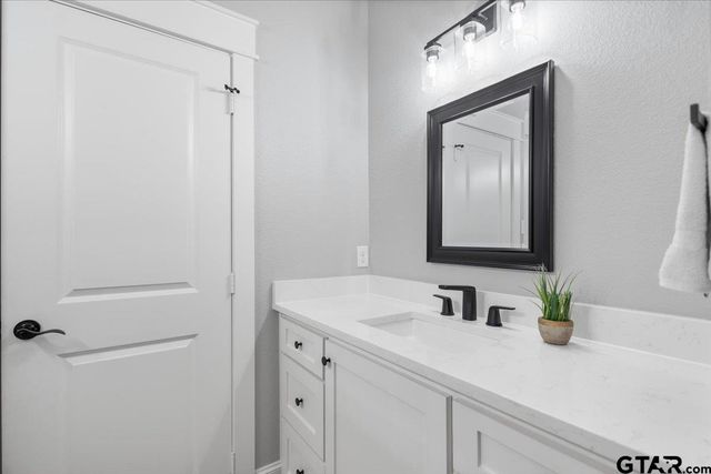 1627 Orchard Ln, Hideaway, TX 75771