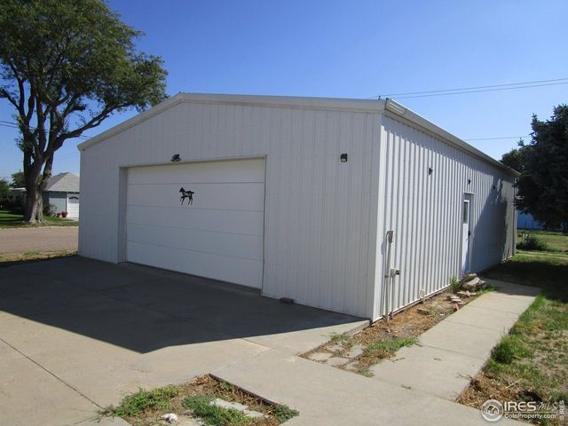 492 8th St, Burlington, CO 80807