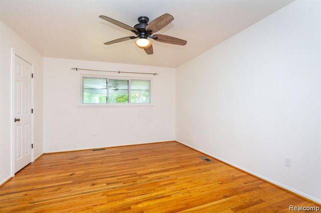 21918 Knudsen Drive, Grosse Ile, MI 48138