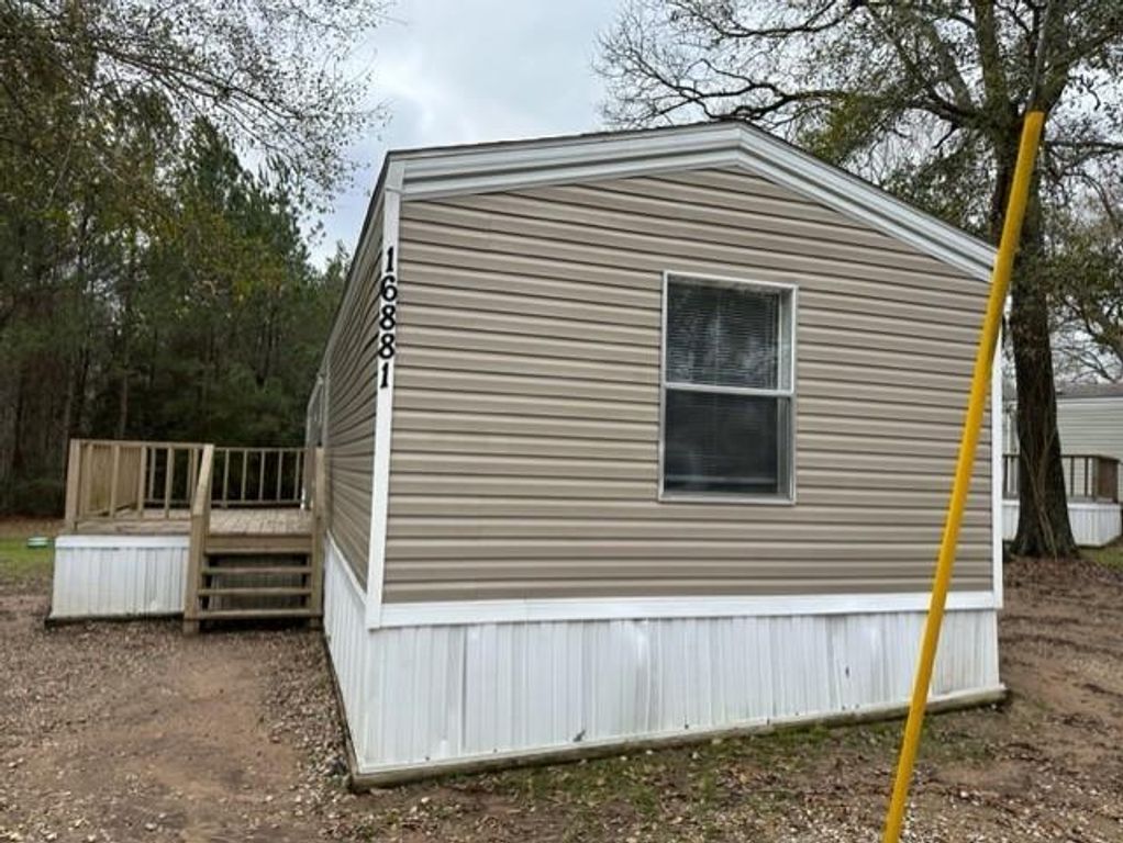 16881 Interstate 45 North N, Willis, TX 77318