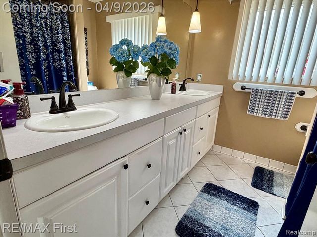 39641 Edgemont Drive, Sterling Heights, MI 48310