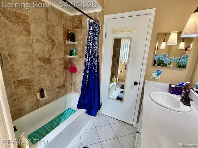 39641 Edgemont Drive, Sterling Heights, MI 48310