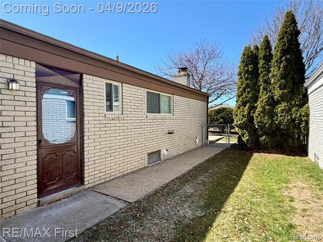 39641 Edgemont Drive, Sterling Heights, MI 48310