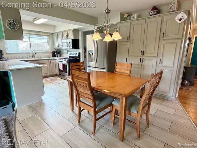 39641 Edgemont Drive, Sterling Heights, MI 48310