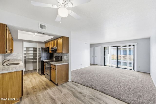 16635 N CAVE CREEK Road 215, Phoenix, AZ 85032