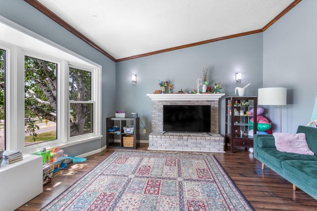 7348 Steepleview Road, Woodbury, MN 55125