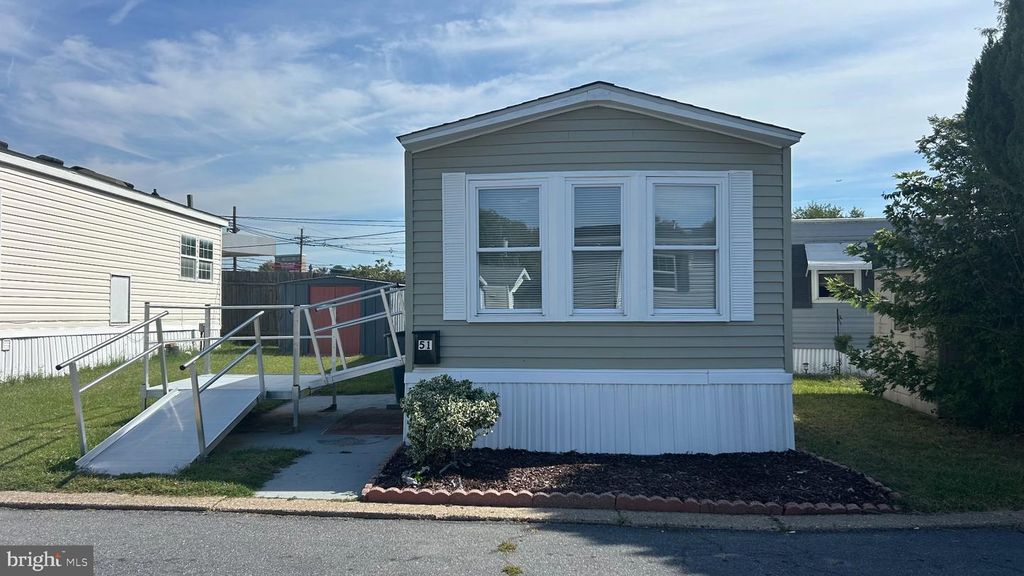 5224 MARLTON PIKE #51, PENNSAUKEN, NJ 08109 — exterior