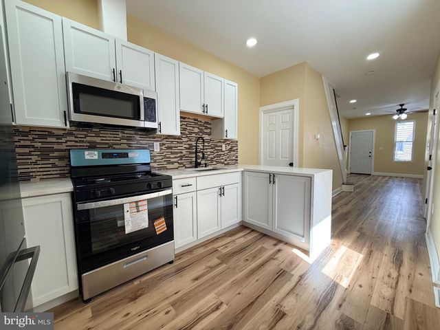 1136 MUHLENBERG ST, Reading, PA 19602