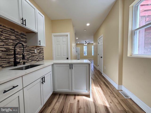 1136 MUHLENBERG ST, Reading, PA 19602