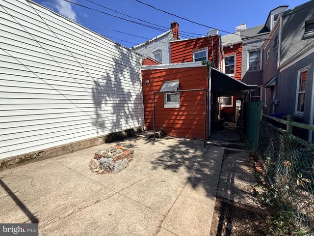 1136 MUHLENBERG ST, Reading, PA 19602