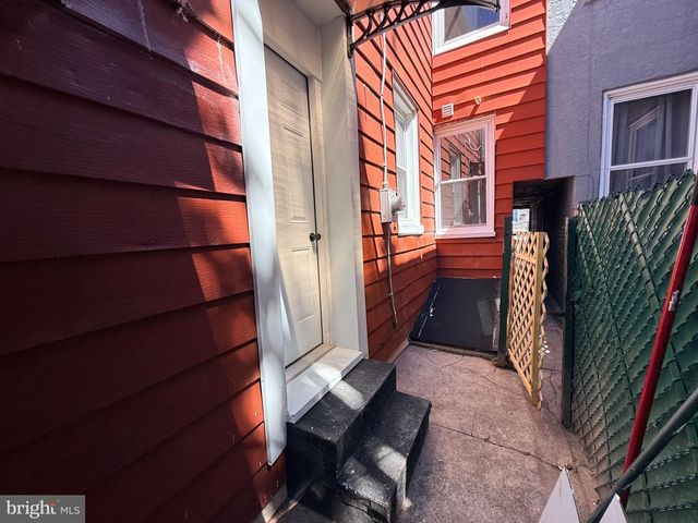 1136 MUHLENBERG ST, Reading, PA 19602