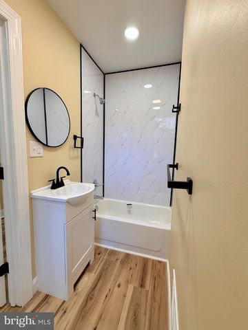 1136 MUHLENBERG ST, Reading, PA 19602