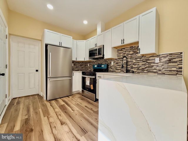 1136 MUHLENBERG ST, Reading, PA 19602