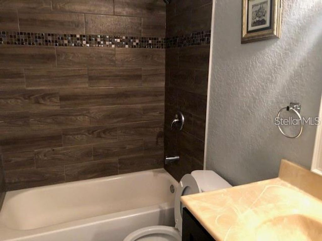 Image 5 of property listing at 5220 VIA HACIENDA CIRCLE A112, Orlando, FL 32839