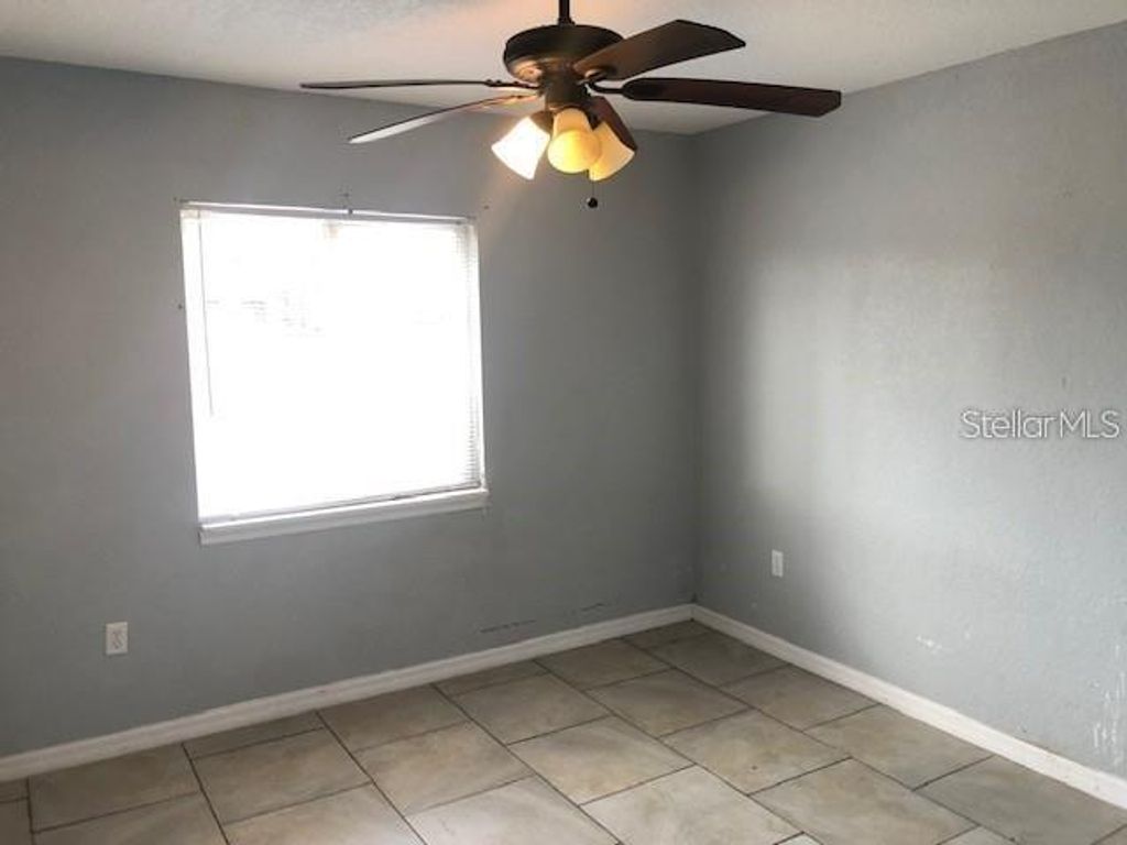 Image 6 of property listing at 5220 VIA HACIENDA CIRCLE A112, Orlando, FL 32839