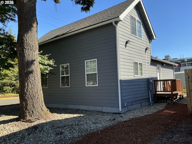 908 WATER Ave, Albany, OR 97321