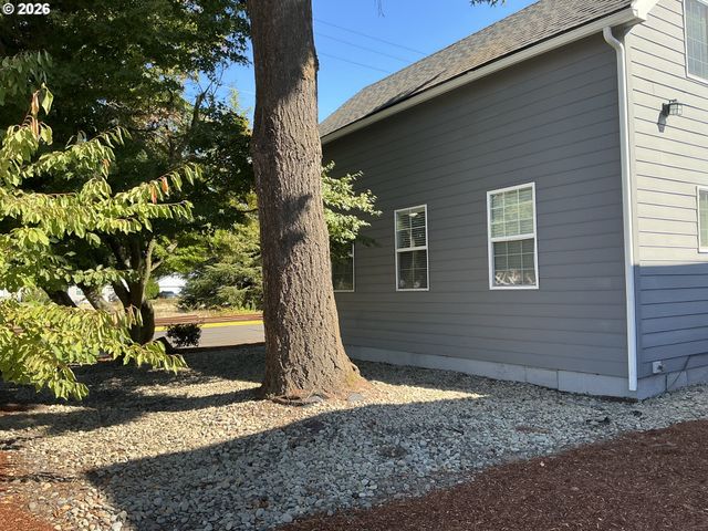 908 WATER Ave, Albany, OR 97321