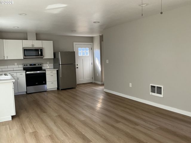 908 WATER Ave, Albany, OR 97321