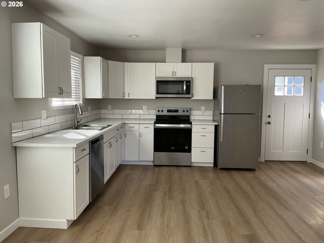 908 WATER Ave, Albany, OR 97321