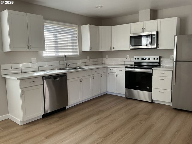 908 WATER Ave, Albany, OR 97321
