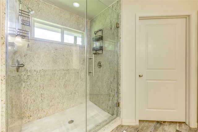 37 Wildwood Lake Drive, Huntsville, TX 77340