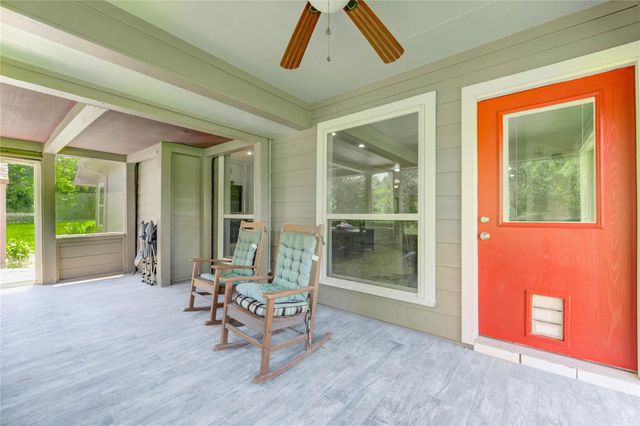 37 Wildwood Lake Drive, Huntsville, TX 77340