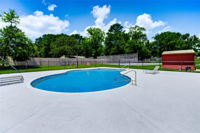 37 Wildwood Lake Drive, Huntsville, TX 77340