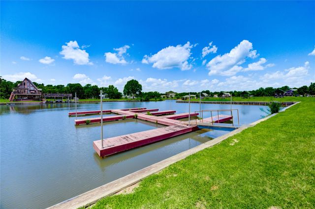 37 Wildwood Lake Drive, Huntsville, TX 77340