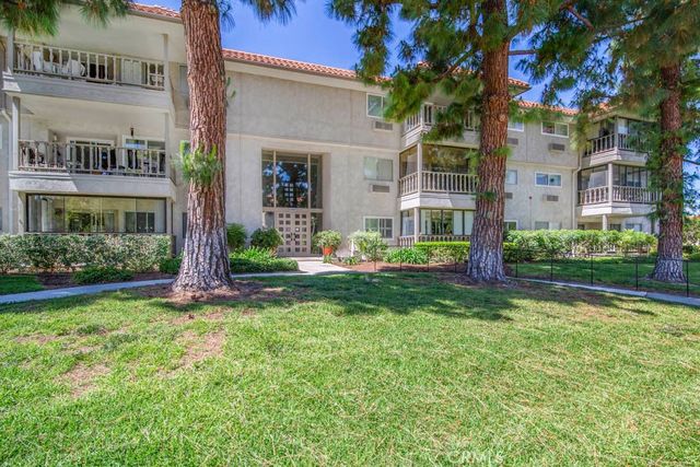 2402 Via Mariposa W unit 1C, Laguna Woods, CA 92637