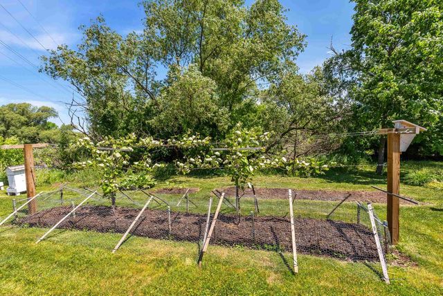 455 S COUNTRY LANE, Fond Du Lac, WI 54935
