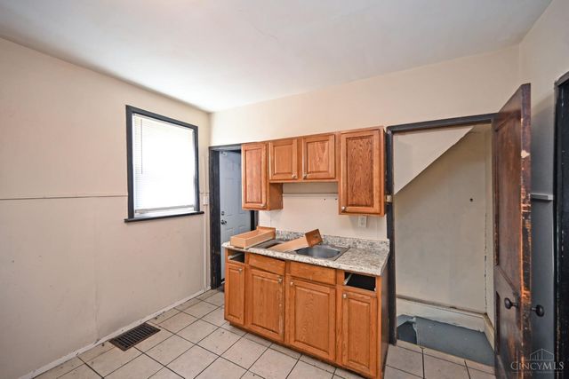 547 Flatt Terrace, Cincinnati, OH 45232